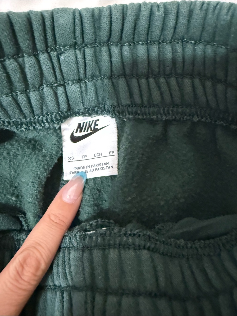 Nike Green Fleece Sweatpants - Picture 2 of 2